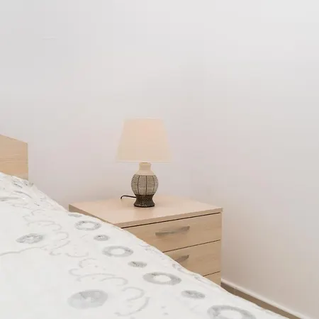 Daire Romantic Near The Casino And Sea New